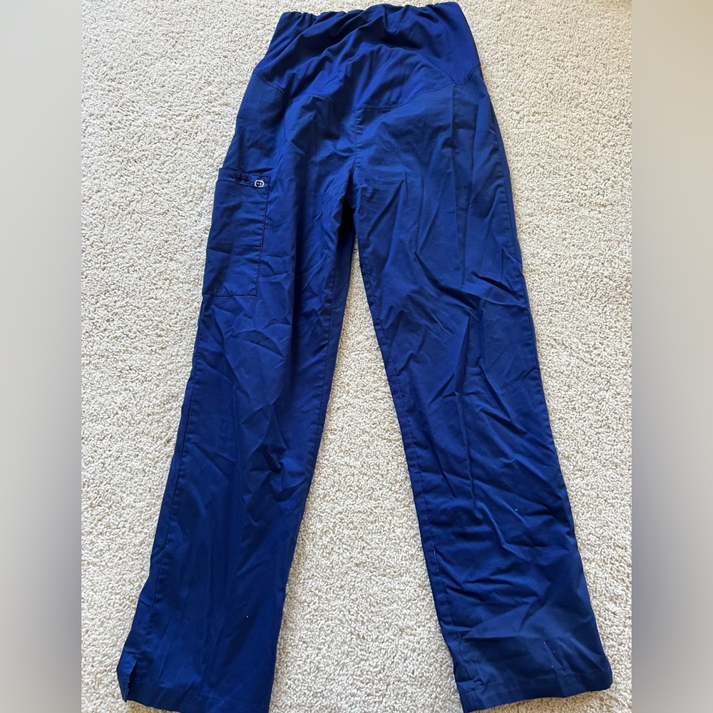 Wonder Work Maternity scrubs